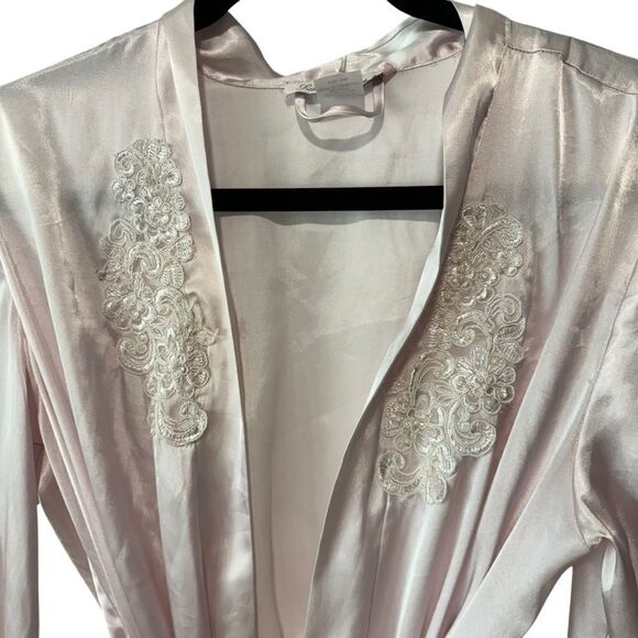 Linea Donatella Vintage Old Hollywood Pearl Lace Satin Long Robe - Picture 4 of 11